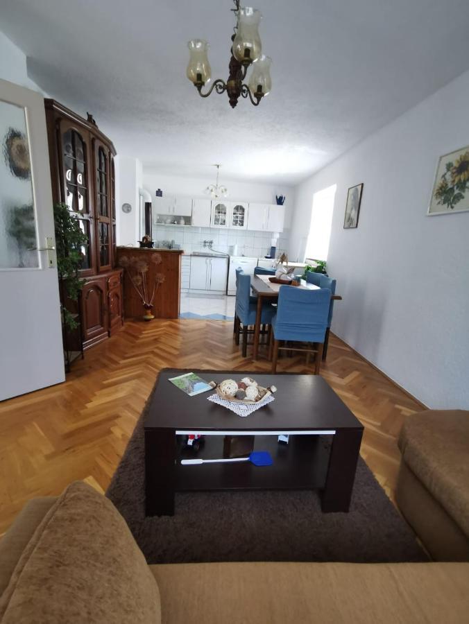 Apartman Pavelic Lovinac  Eksteriør bilde